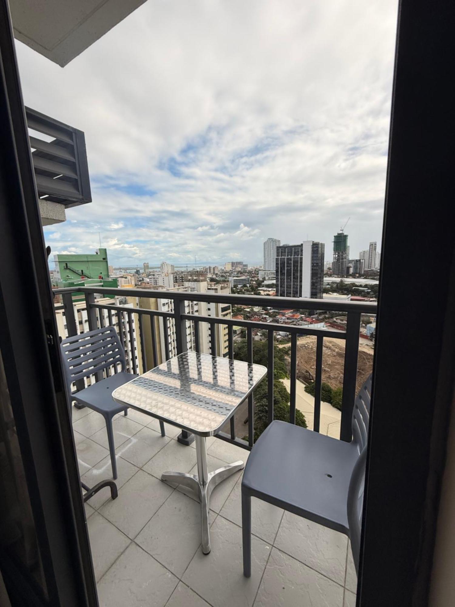 Arlowes At 20F Grand Residences Cebu Екстериор снимка